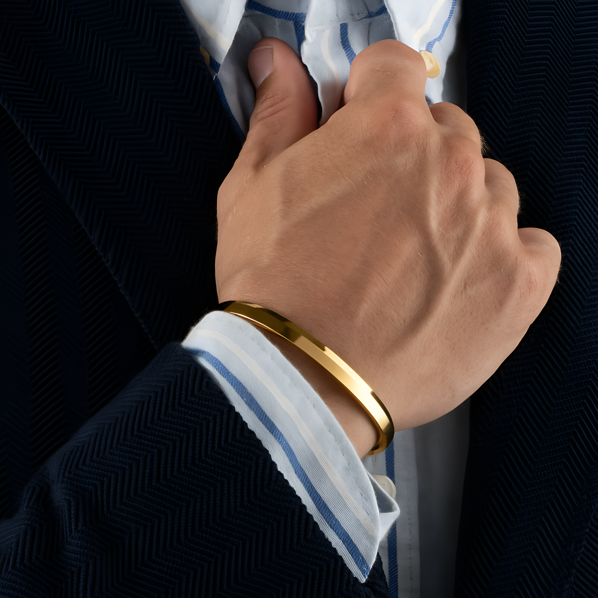 MONCLAVE™ Stainless Steel Cuff Bracelet (Gold)